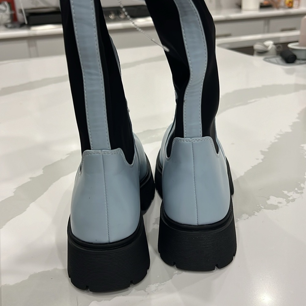 Light blue lug sole over the knee rainboots for rainy season. - Picture 4 of 7